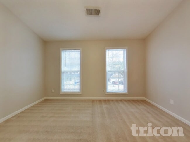 Photo - 204 Arbor Creek Dr