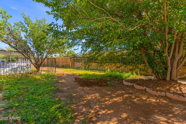 Photo - 110 E Jennifer Ln