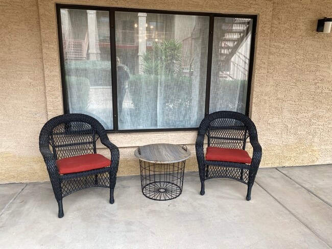Photo - 1440 N Idaho Rd Unidad 1065