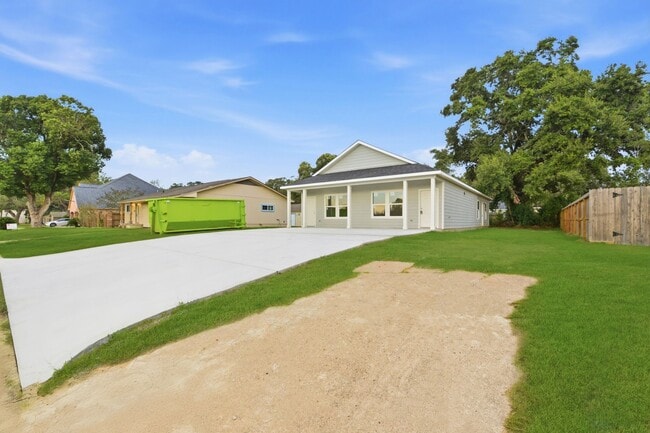 Photo - 2521 Maple St