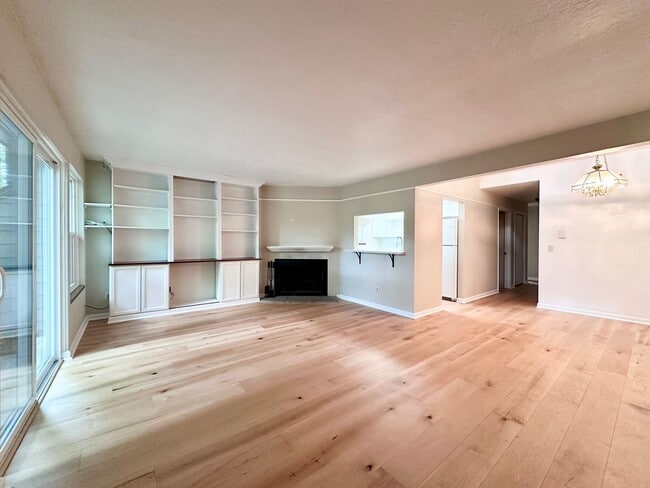 Photo - Lake Oswego Condo 2 Bed 1 Bath! Unit 5A