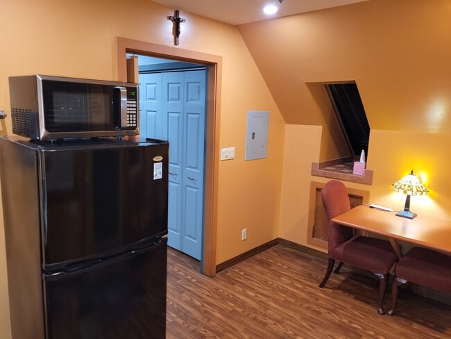 Photo - 555 School House Rd Unit 1