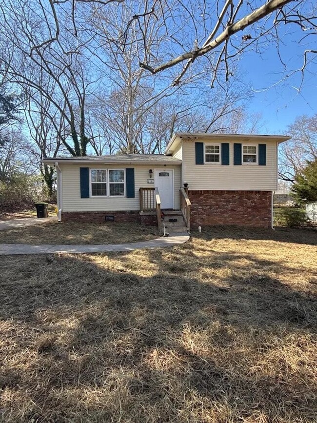 Building Photo - 4 Bed 2 Bath in Atlanta!