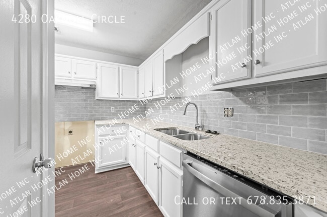 Photo - 4280 Oaknoll Cir