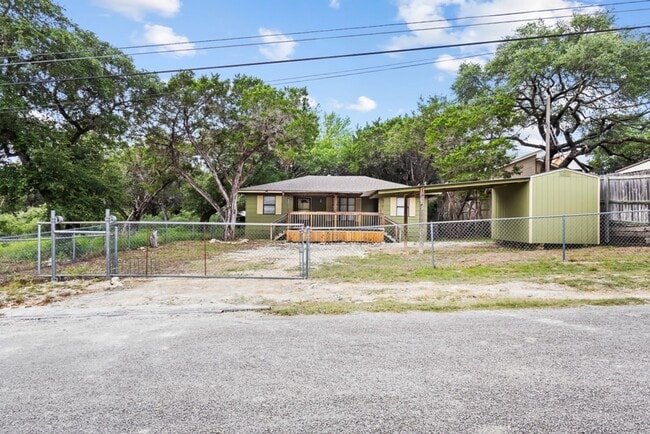 Photo - Move-In Ready 3-Bedroom Home in Beautiful Lakehills