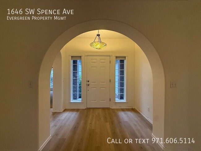 Photo - 1646 SW Spence Ave