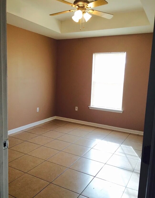 Photo - 503 N Holly St Unit Apartment