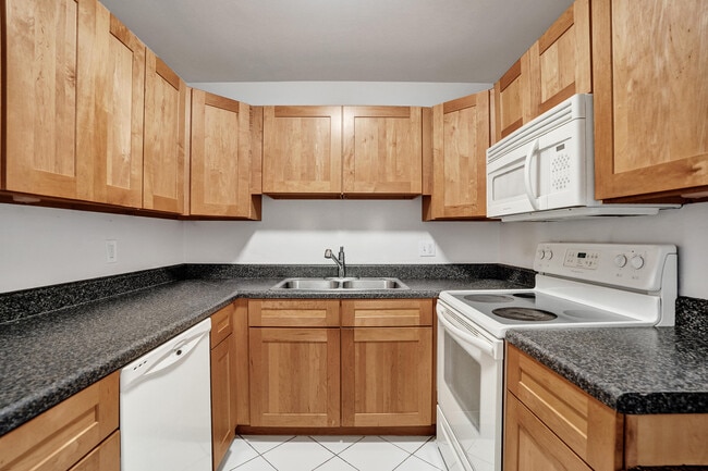 Photo - 5911 NE 14th Ln Unidad 201S