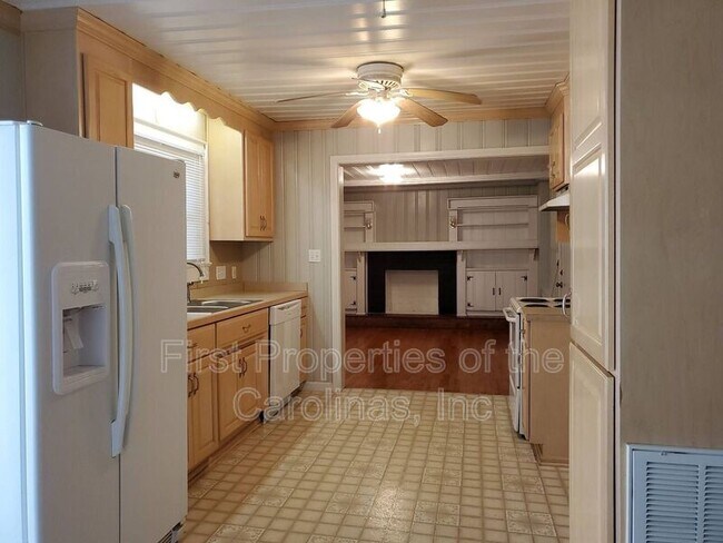 Photo - 1506 Wayside Dr