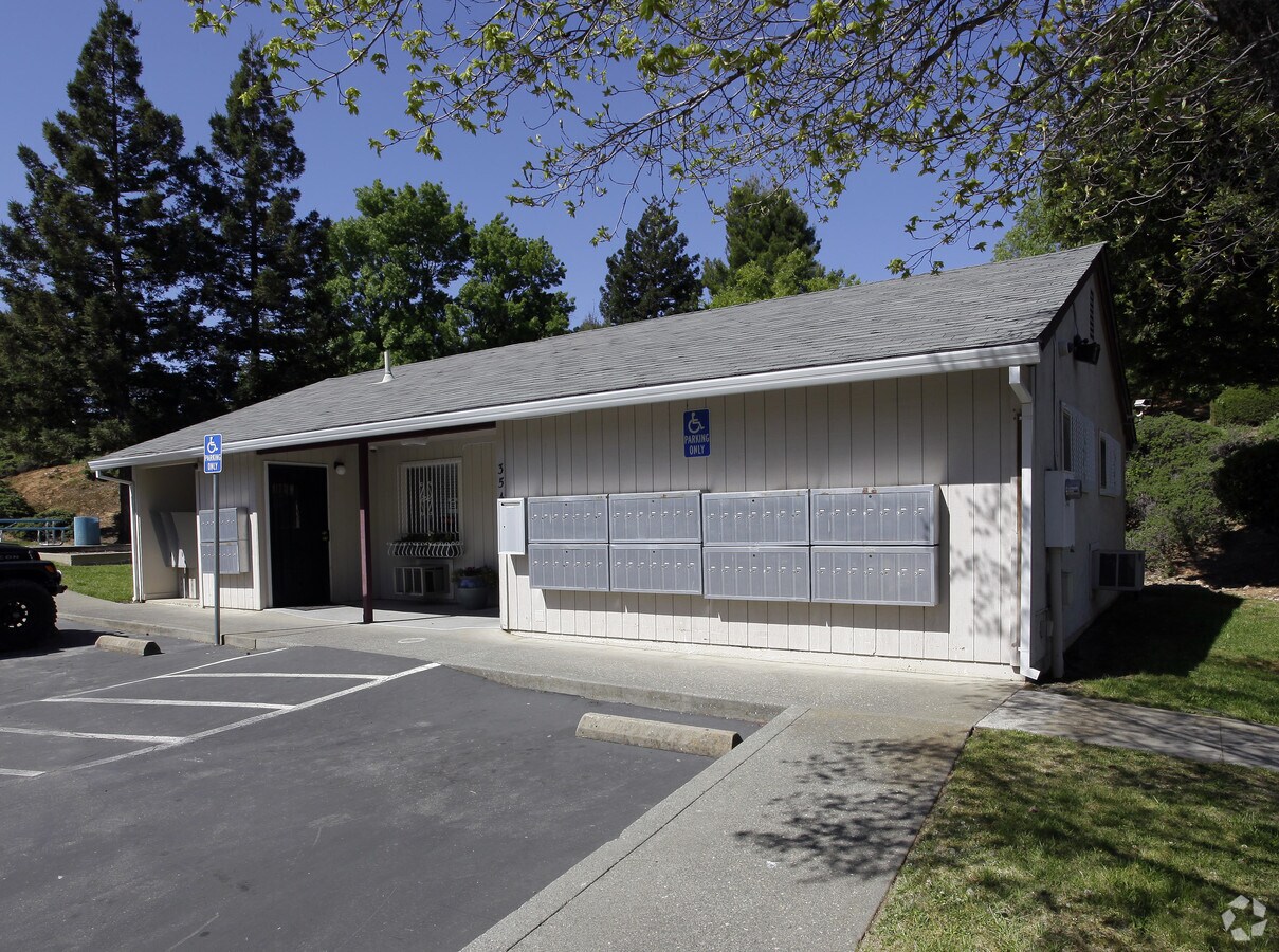 Photo - Snowcap View Apartments