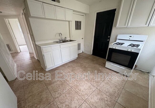 Photo - 3128 Mc Donald St