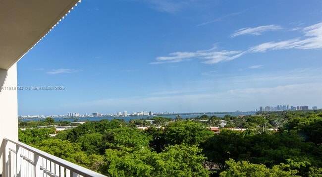 Building Photo - 1000 Quayside Terrace Unit 812