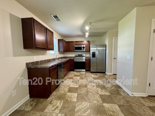 Photo - 753 Compass Trl