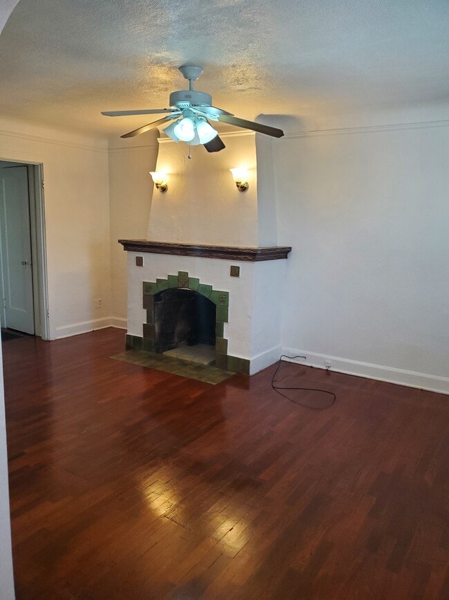 Building Photo - 806 Tieton Dr Rental