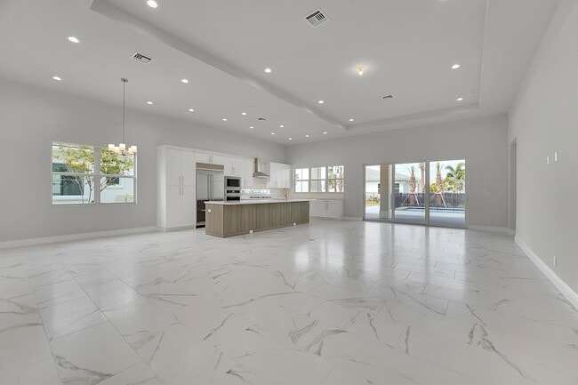 Photo - 9341 Crestview Cir