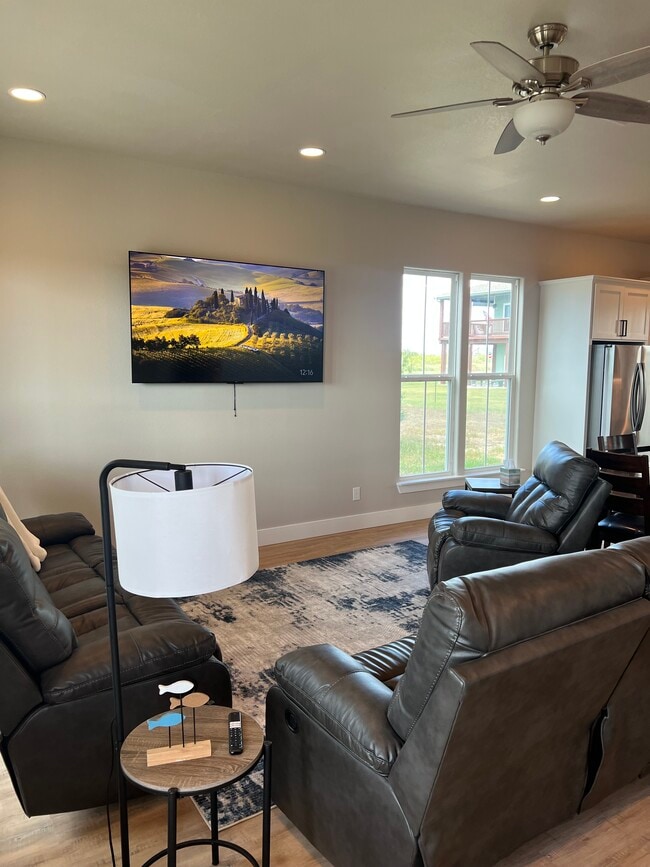 Photo - 360 Club Oak Ln