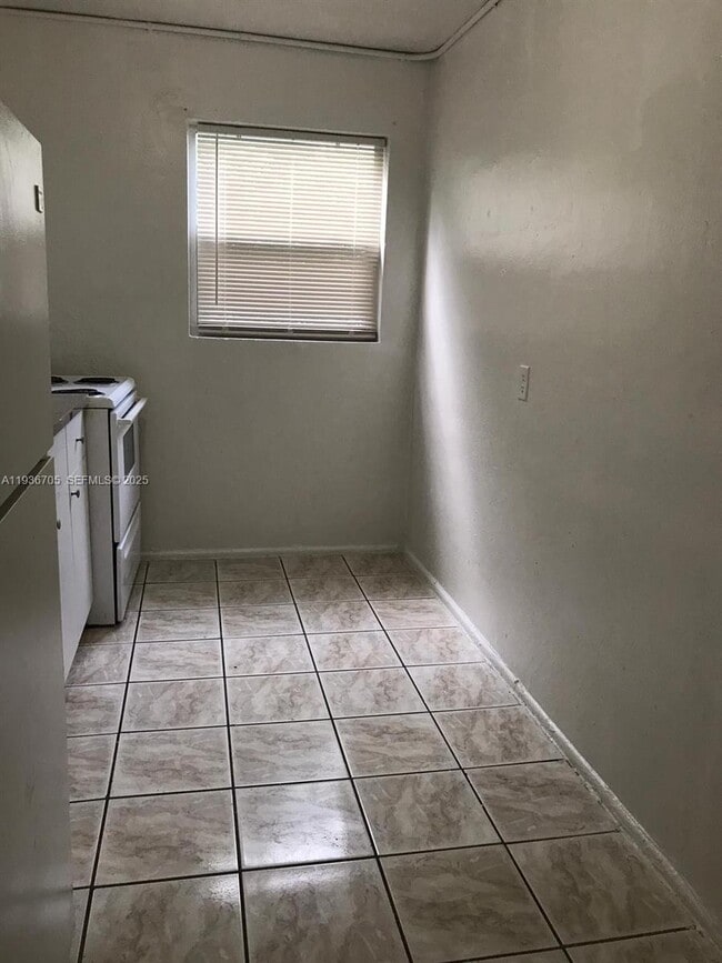 Photo - 1948 NW 2nd Ct Unidad 5