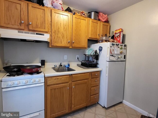 Building Photo - 135 S 19th St Unit 1112