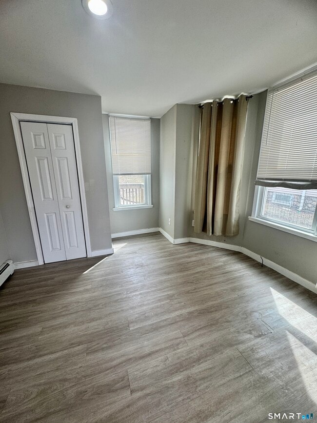 Photo - 124 Meriden Rd