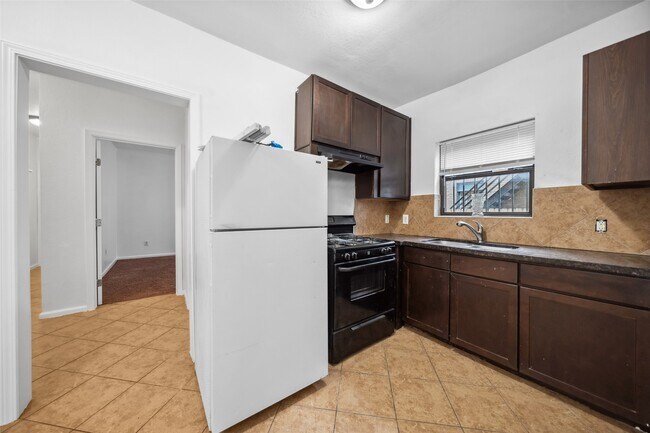 Photo - 406 Quitman St Unit 2