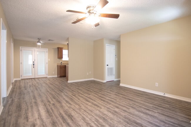 Photo - 7817 Walnut Dr