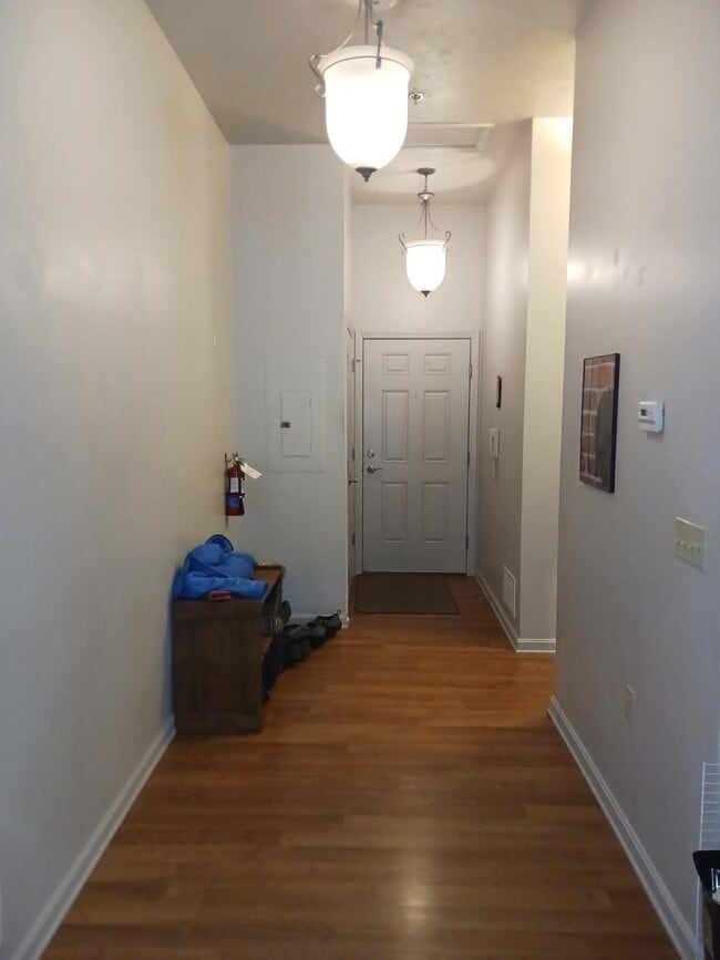 Building Photo - 18 Carlisle St