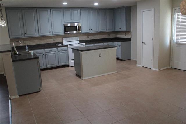 Photo - 2059 La Salle Trail