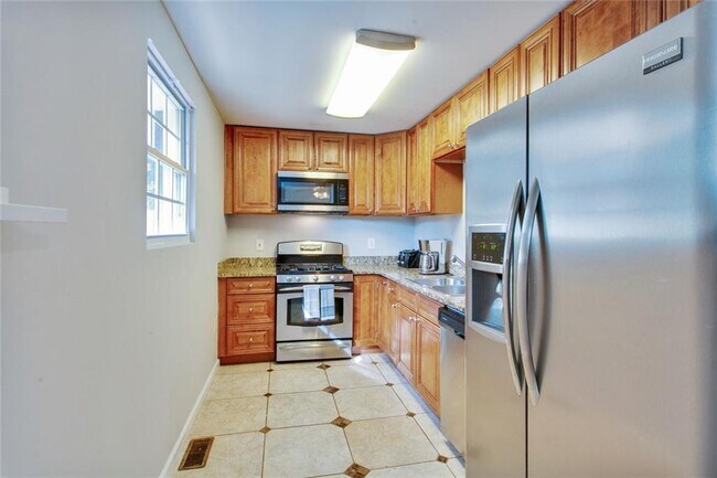 Photo - 99 Ericson St SE