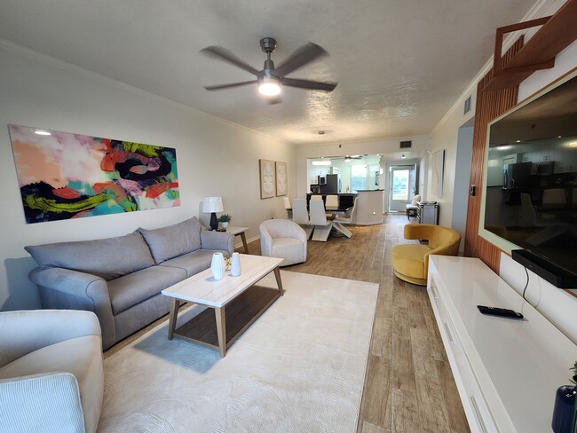 Building Photo - 7882 Sailboat Key Blvd S Unit #205