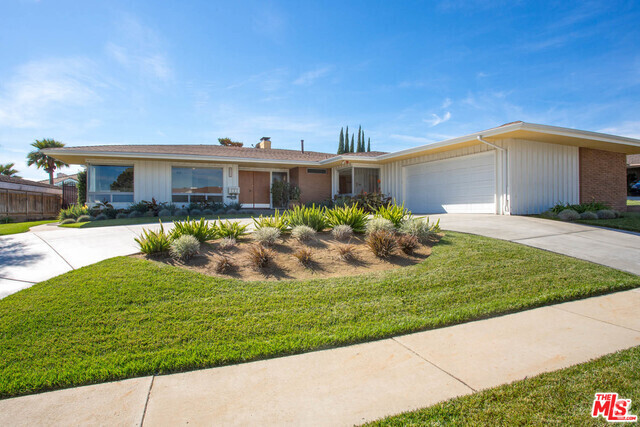 Building Photo - 4915 Parkglen Ave Rental