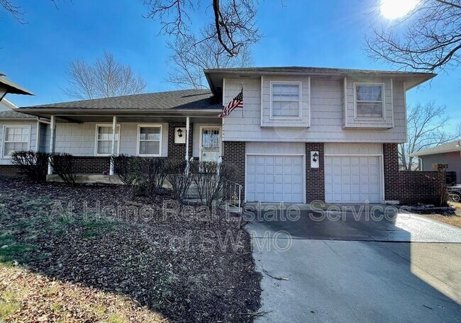 Building Photo - 2156 E Swallow St