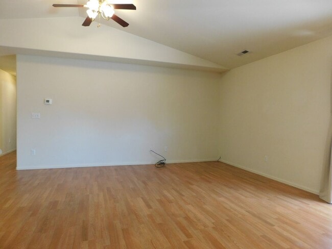 Photo - Quiet Neighborhood!