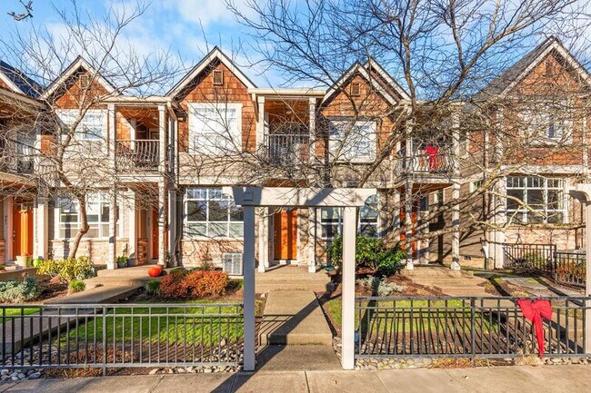 Building Photo - 929 SE Marion St