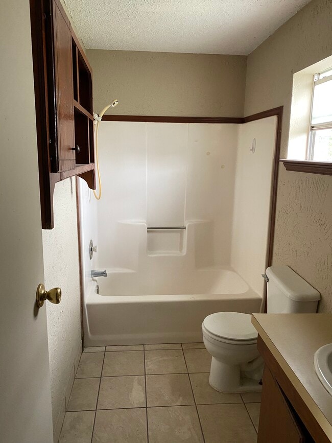 Photo - 985 N Iowa Ave