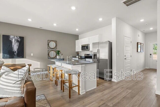 Photo - 721 Big Bend Ct