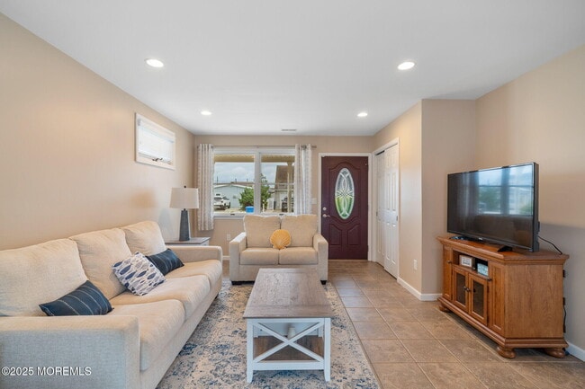 Photo - 60 Mary Alice Rd