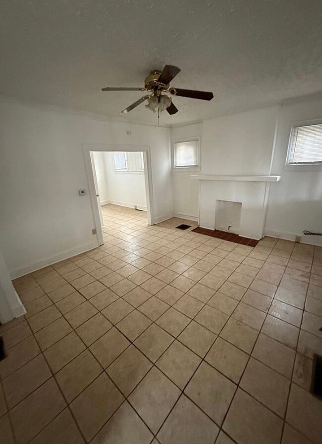 Photo - 1234 Frame St