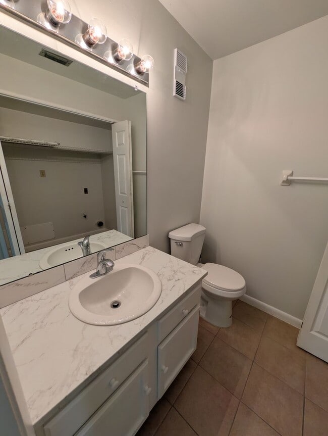 Photo - 3BR/2.5BA Townhouse minutes to anywhere....