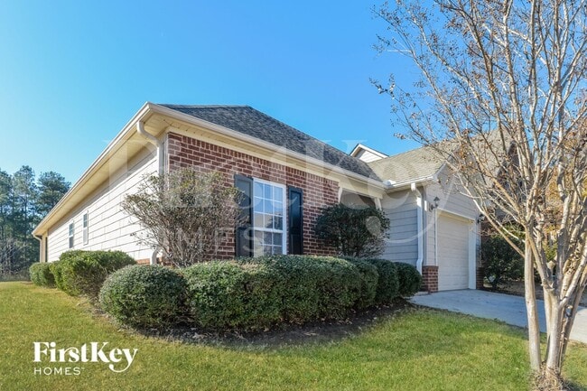 Photo - 271 Fairbank Way