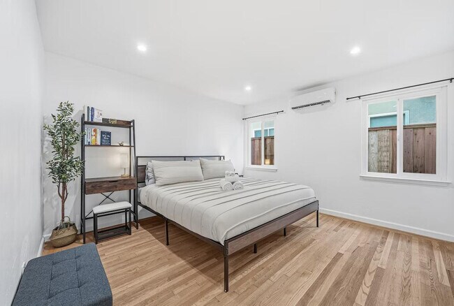 Photo - 422 Morse Ave Unit ID1460104P