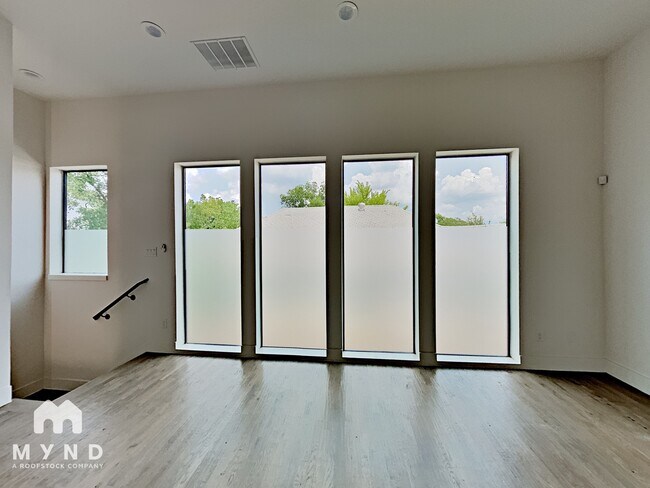 Photo - 4515 Cabell Dr