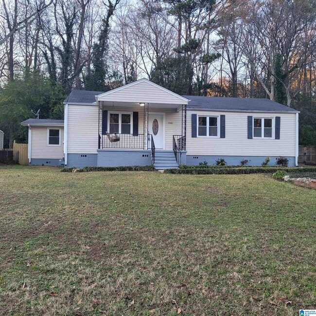 Building Photo - 1340 Cresthill Rd Rental