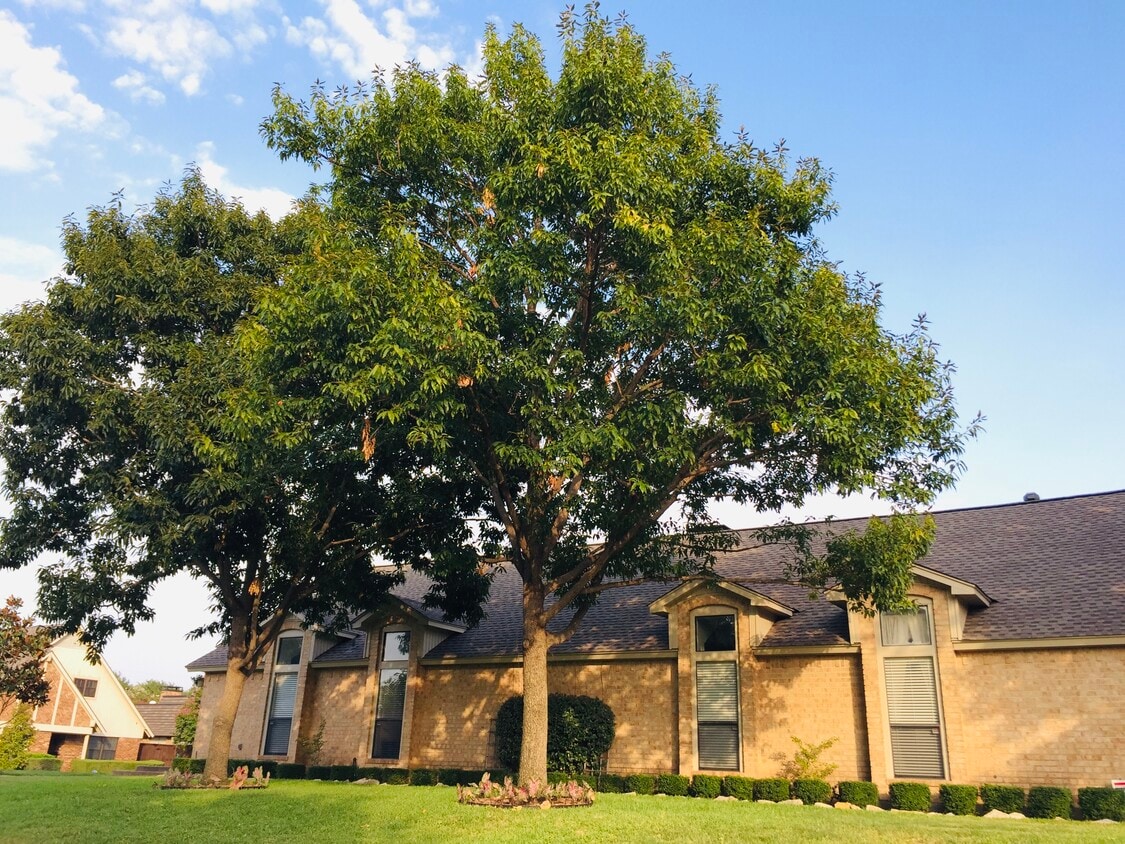 Photo - 10654 Sandpiper Ln (Dallas, TX)