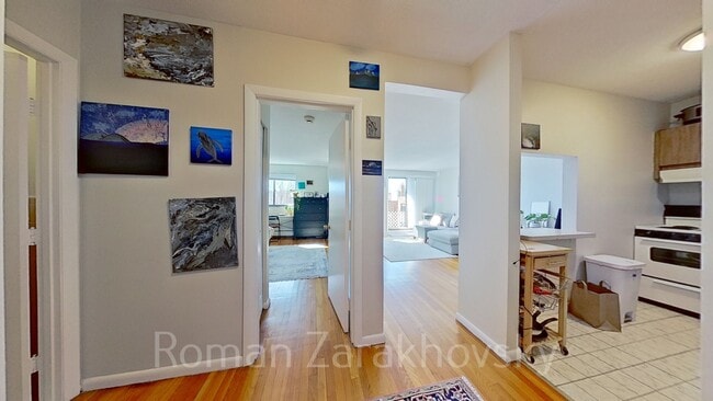 Building Photo - 85 Sutherland Rd Unit 37