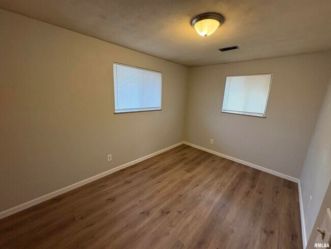 Photo - 2613 W Wardcliffe Dr Unit D