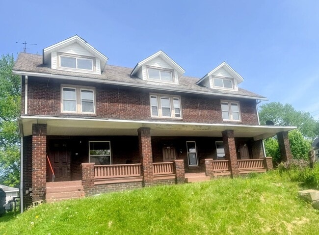 Building Photo - 724 S Linden Ave Unit 728