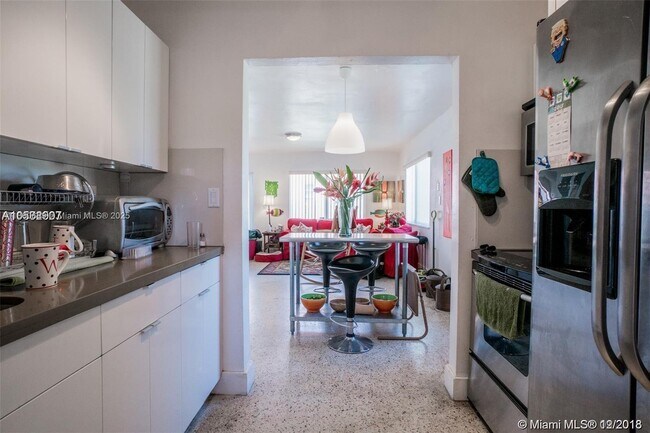 Photo - 220 NW 46th St Unidad 220