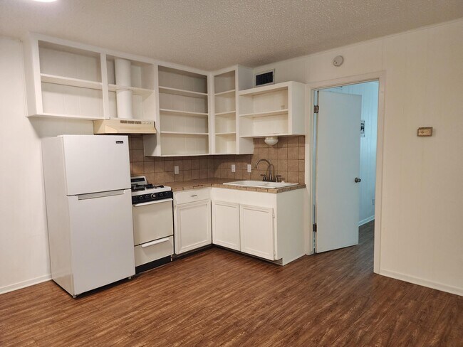 Photo - 300 West North Loop blvd