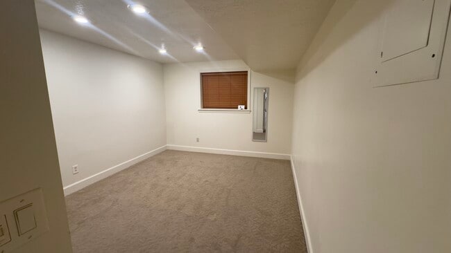 441 Canyon Estates Dr Unidad East Bench Walkout Apartment
