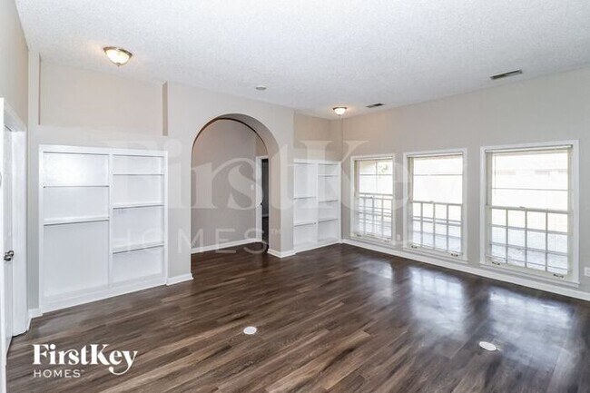 Photo - 1972 Westbriar Dr